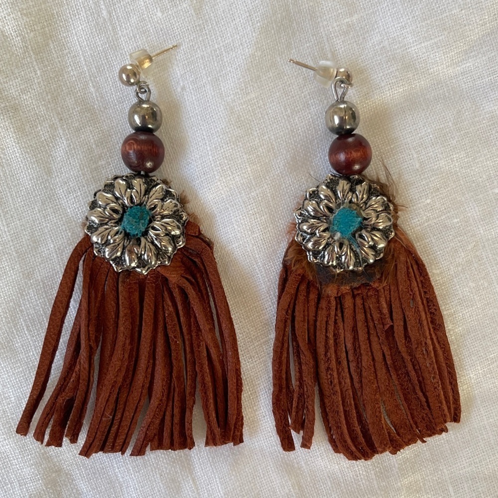 Santa Fe New Mexico Navajo Brown Leather Drop Earrings - Picture 2 of 11